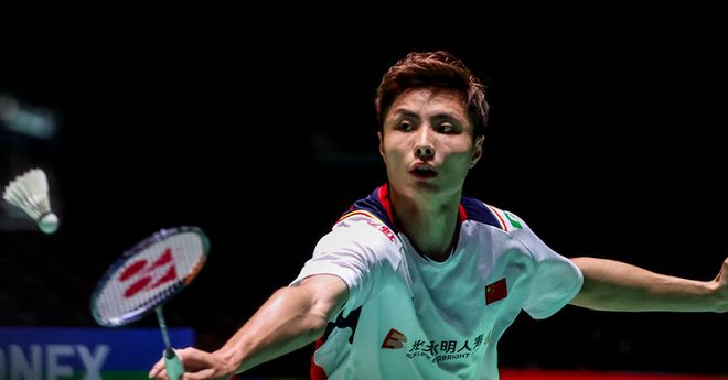 一脚缺乏纵 一脚缺乏纵